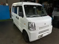 エブリイ